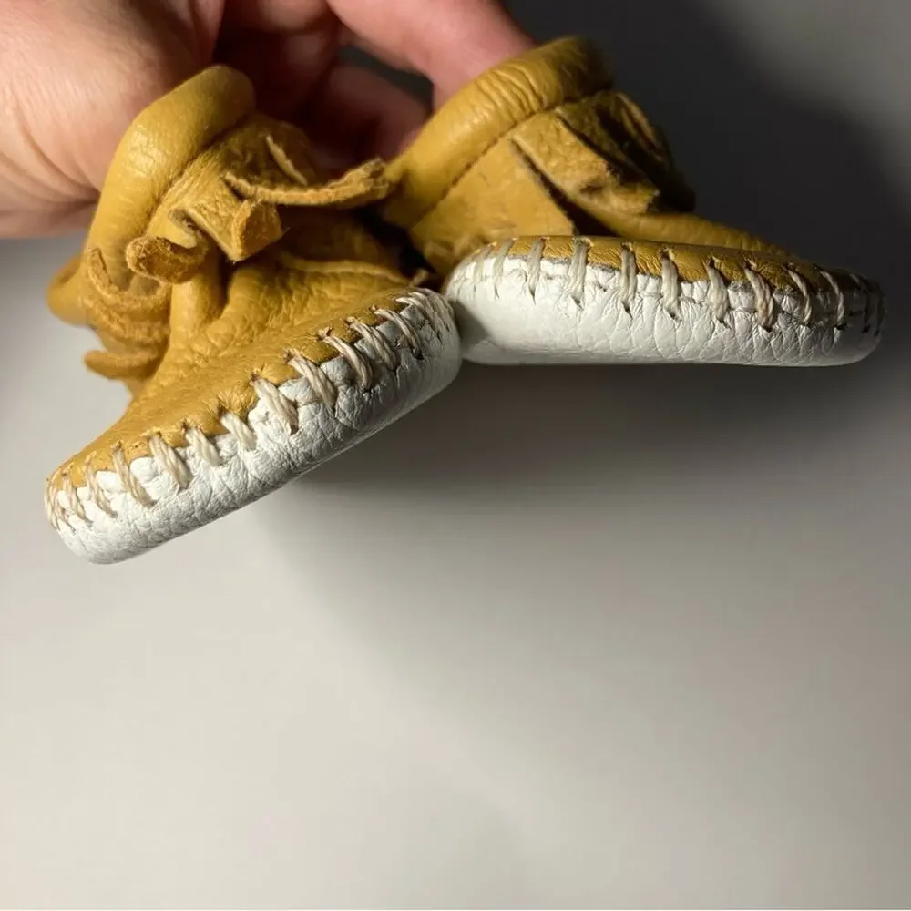 Minnetonka Pa-Poo-Shu Moccasin Natural Yellow Fringe Leather Baby Booties Shoes